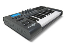 Axiom 25 - Advanced 25-Key Semi-Weighted USB MIDI Controller Axiom 25 - Advanced 25-Key Semi-Weighted USB MIDI Controller